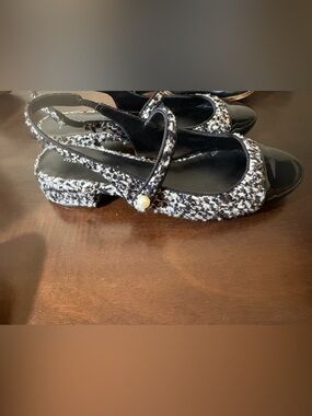 Madden girl 9.5 Tweed Pearl-Detail Flat Shoe - Black & White Tweed